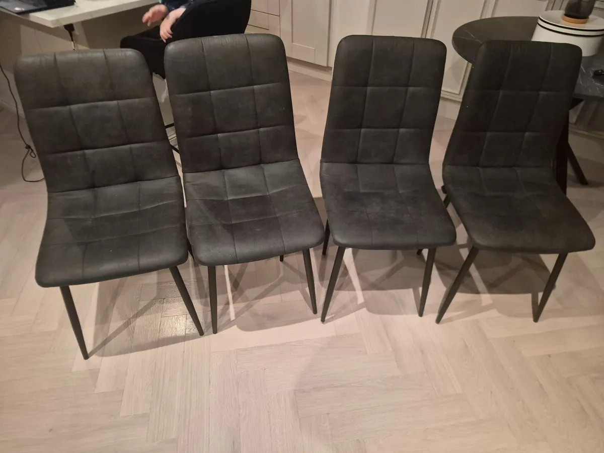 Dinning table and 4 chairs - Image 3