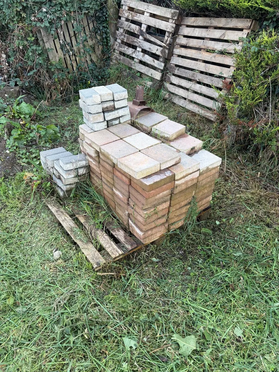 new patio bricks blocks €100 - Image 1