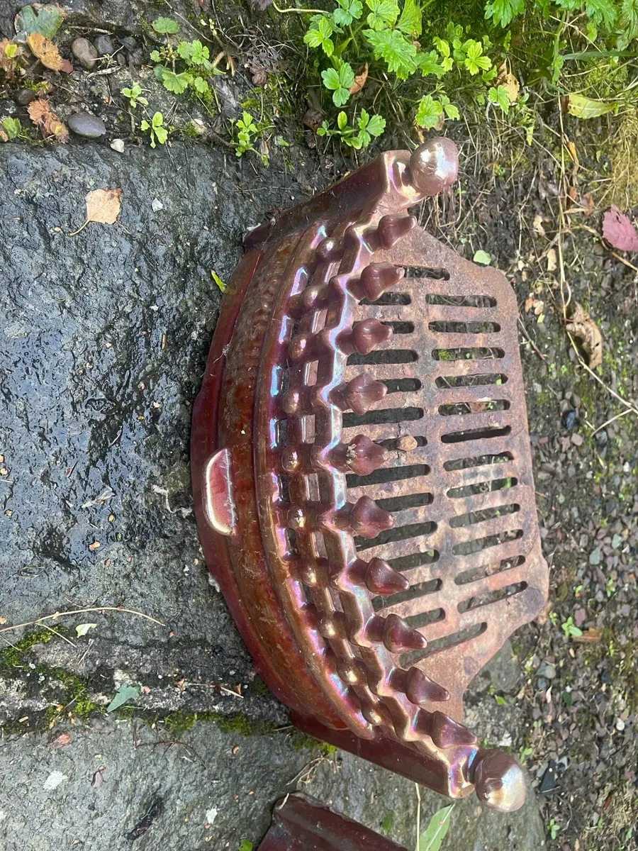 Fire grate and front - Image 4