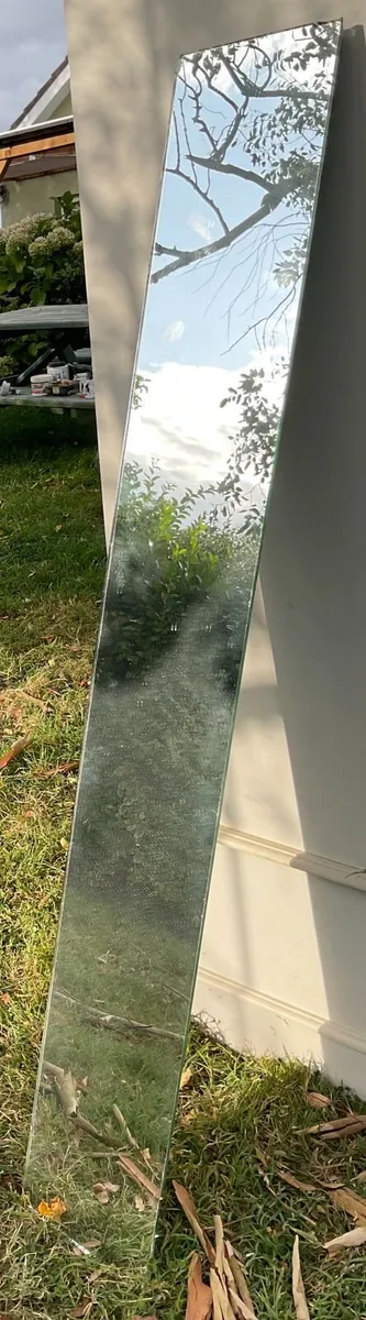 2 Mirrors - Image 2