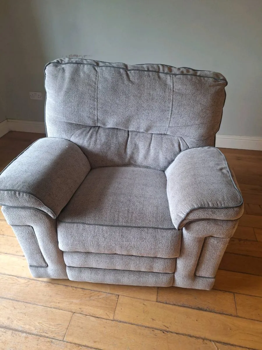 Armchair - Image 1