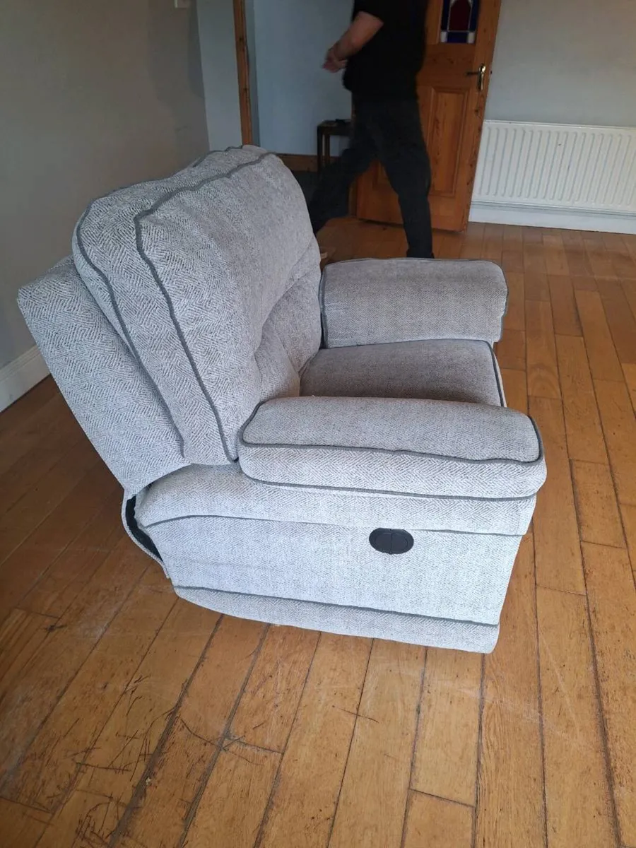 Armchair - Image 2