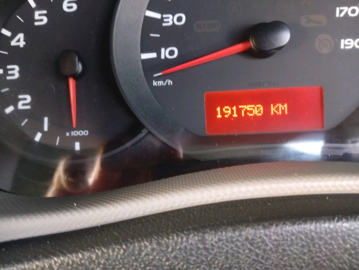 161Nissan NV400 - Image 2