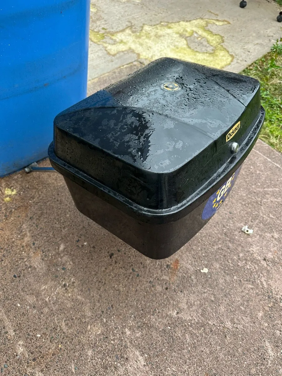 Honda C90 Cub Rack & Box - Image 3