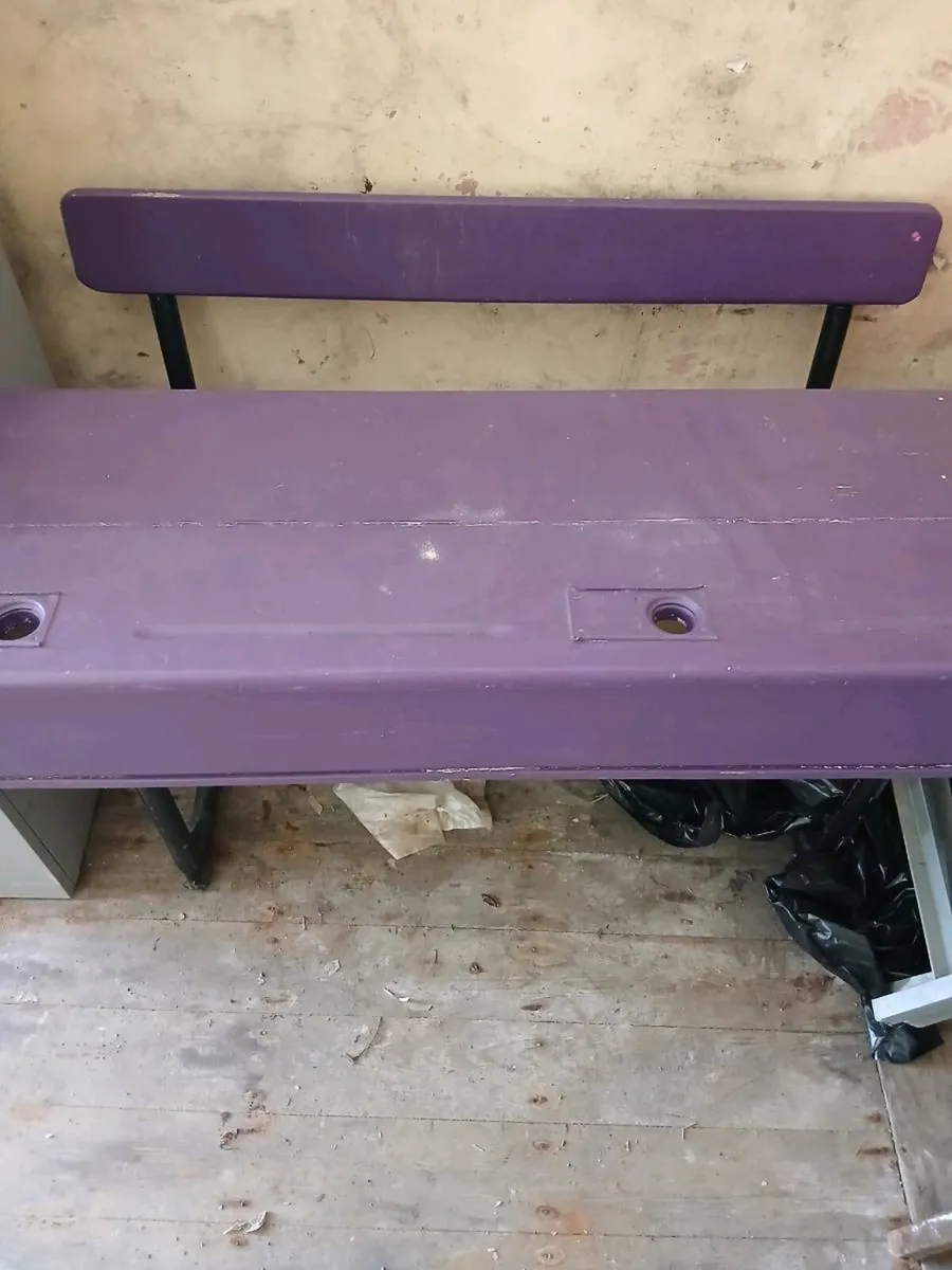 School desk - Image 2