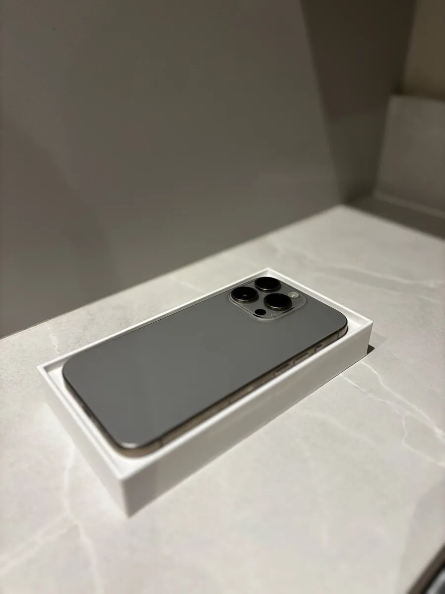 Iphone 15 Pro - 128gb - Natural Titanium - Image 4
