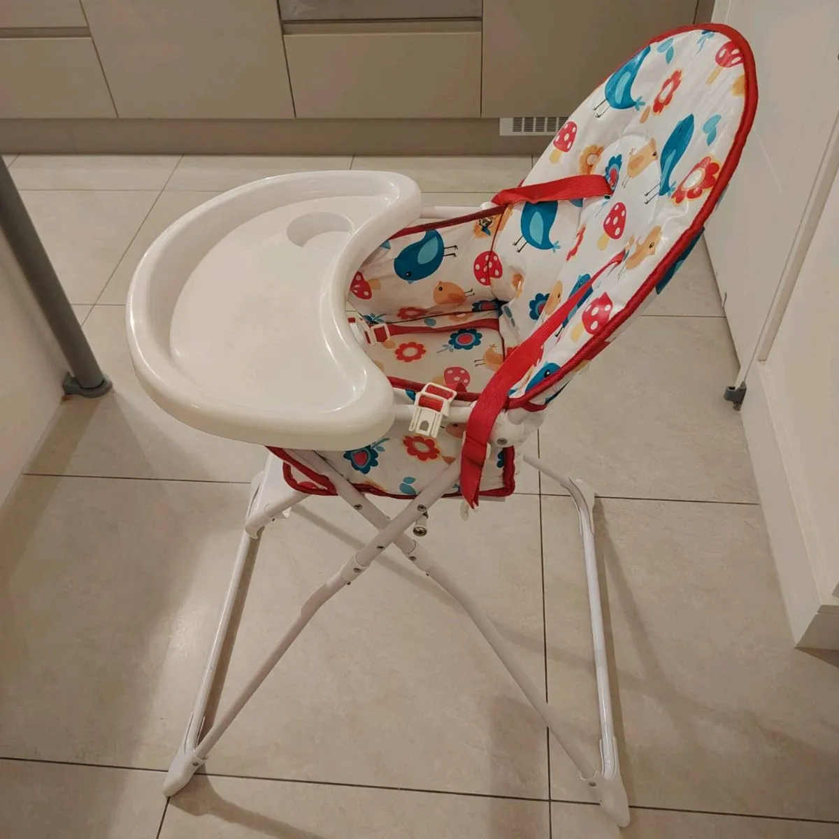 High chair - Image 1