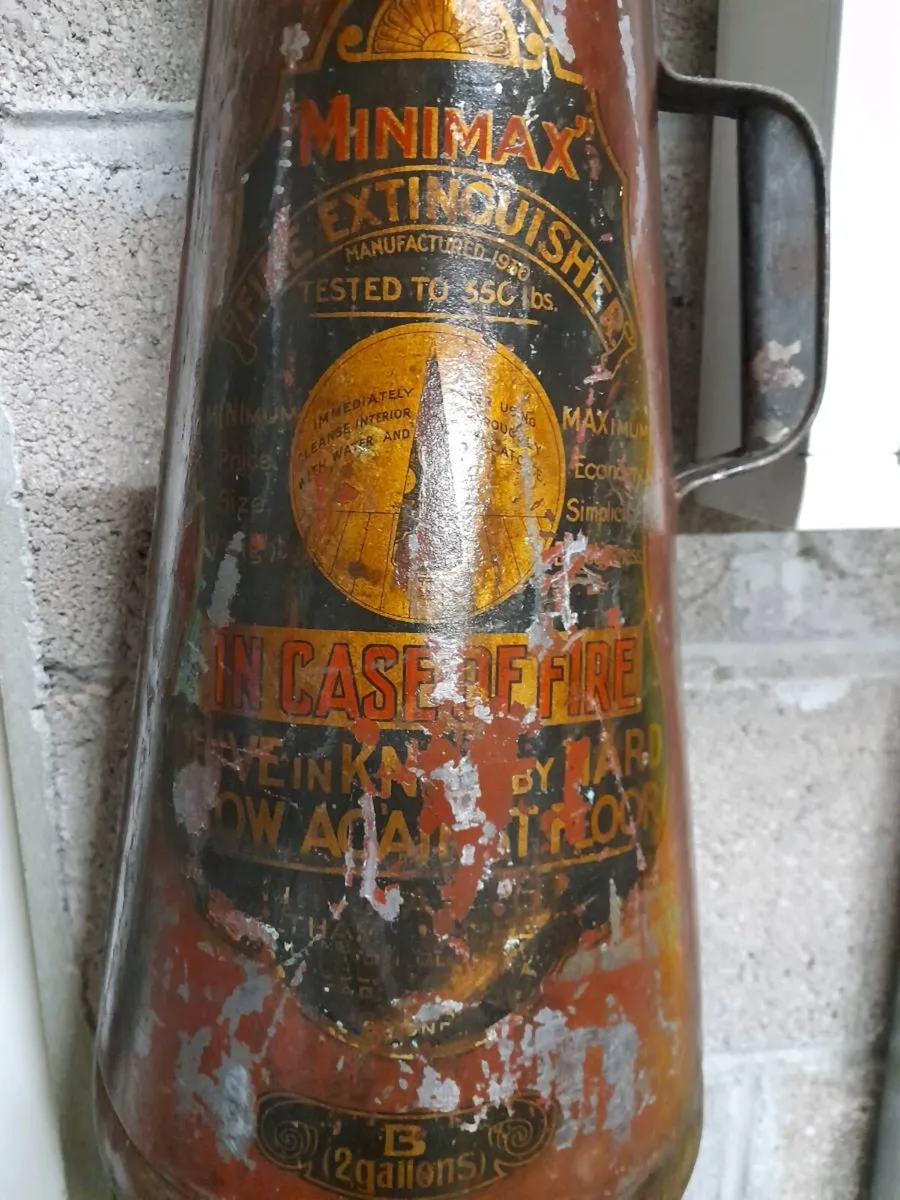 Old fire extinguisher - Image 1