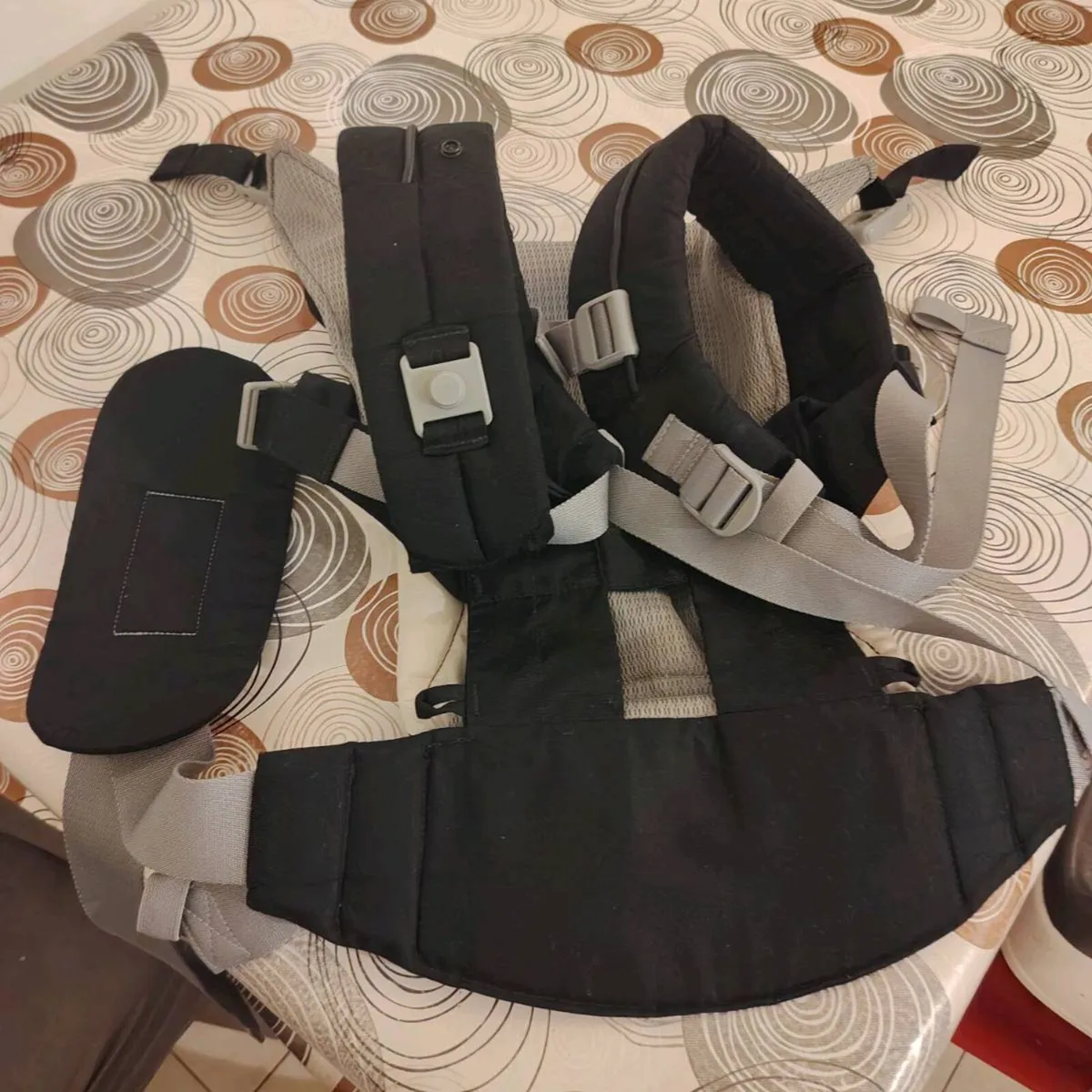 Baby carrier - Image 1