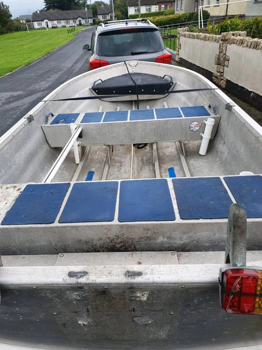 Linder 400 boat - Image 2