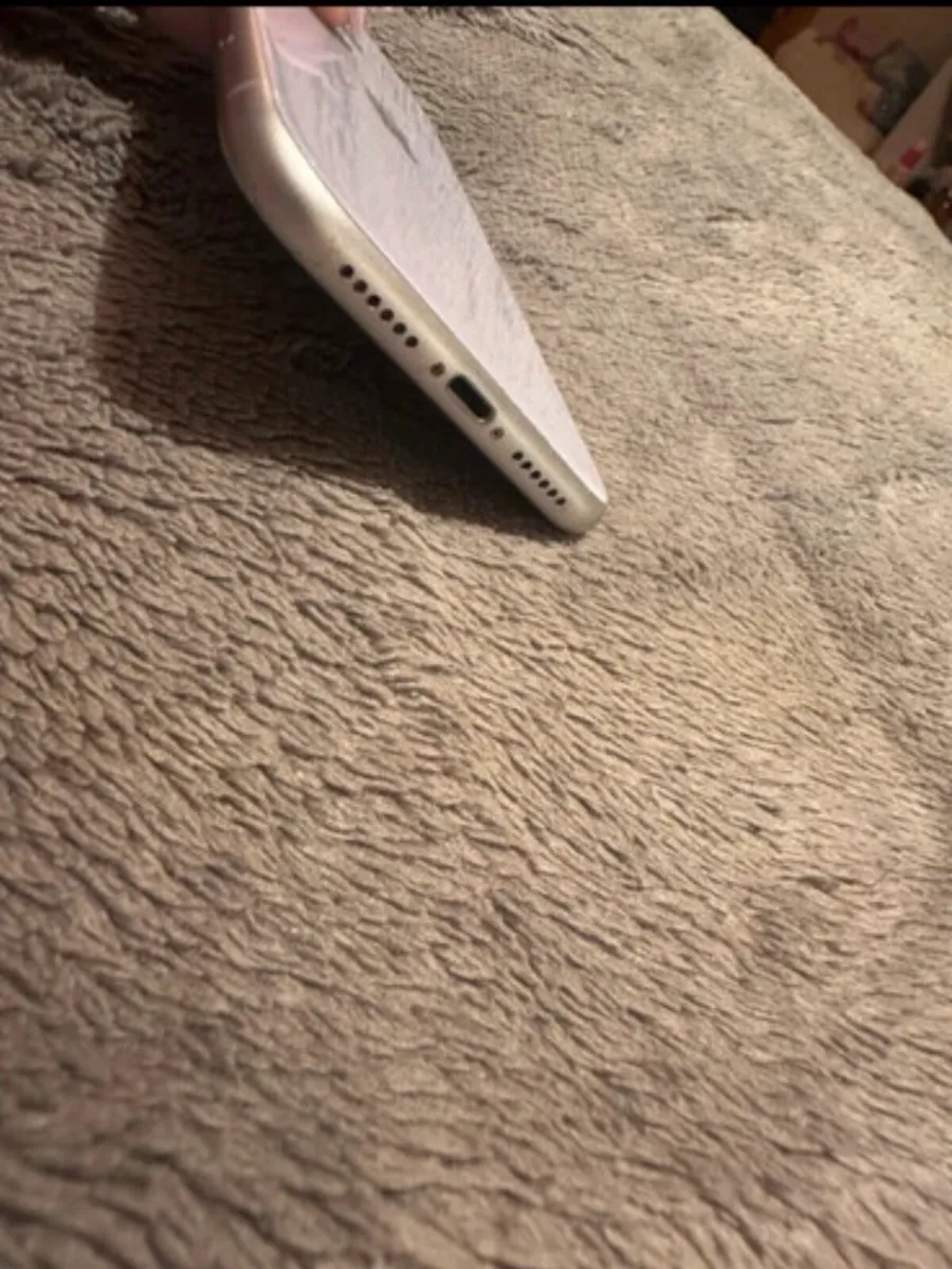 iphone 11 - Image 4