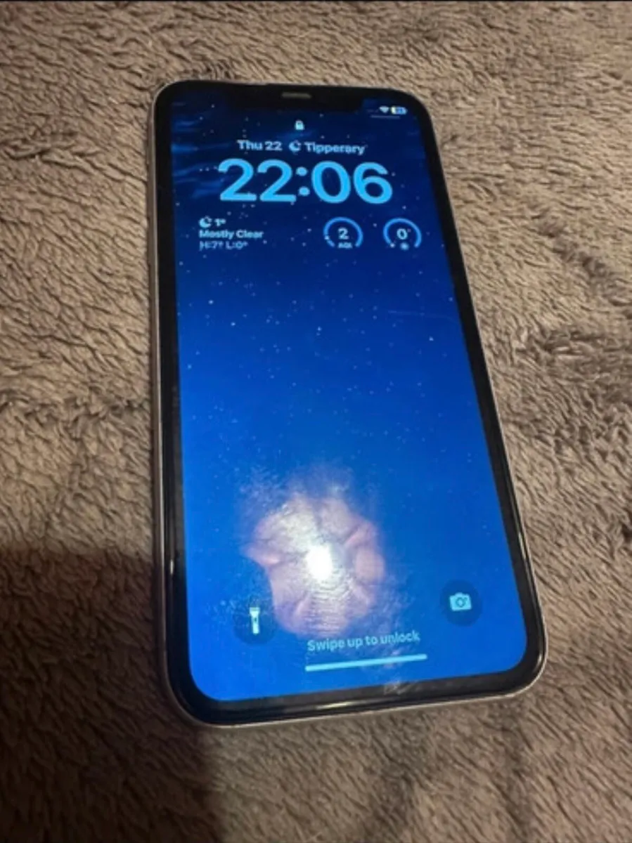 iphone 11 - Image 1