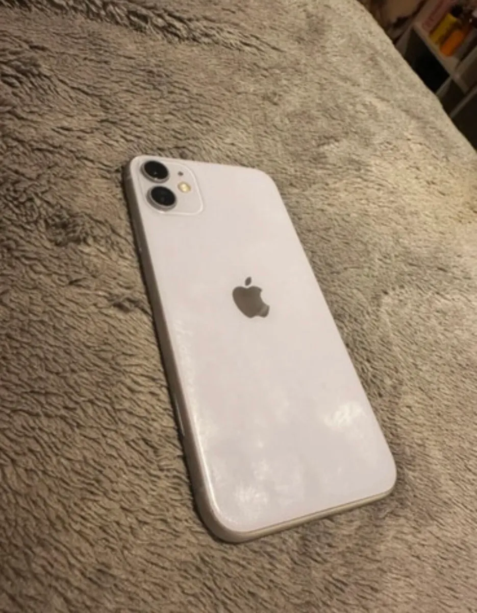iphone 11 - Image 2