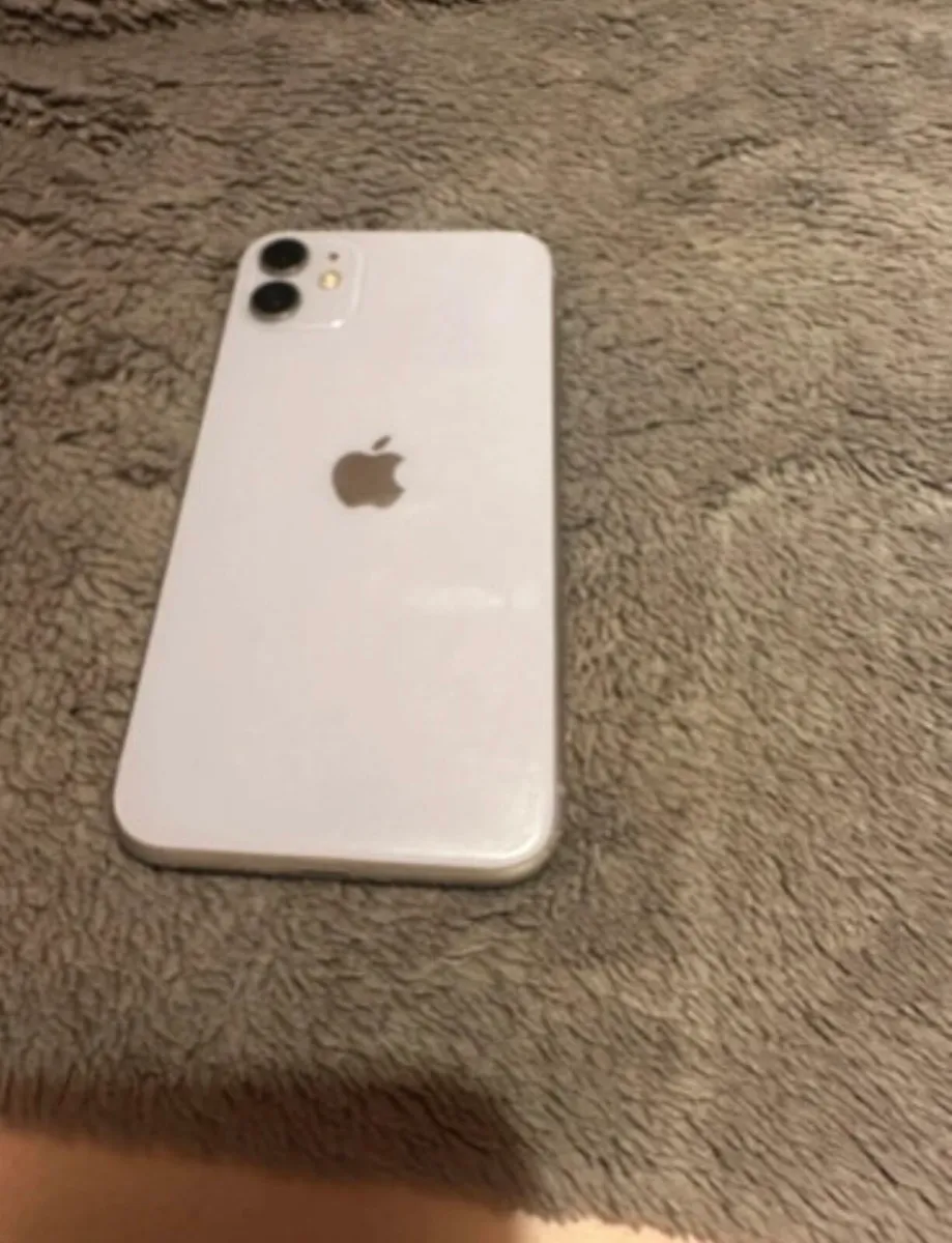 iphone 11 - Image 3