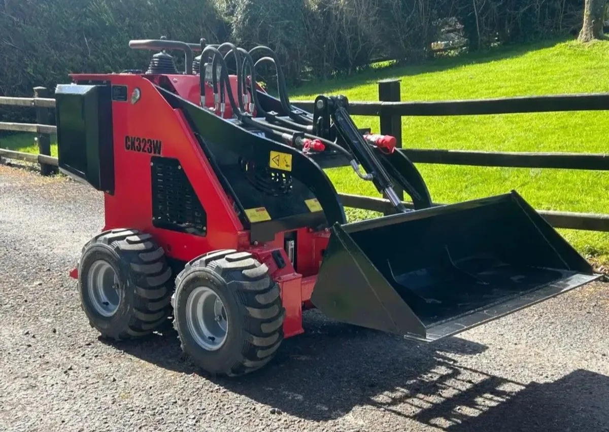 CAPTOK MINI SKIDSTEER CK323 - Image 3