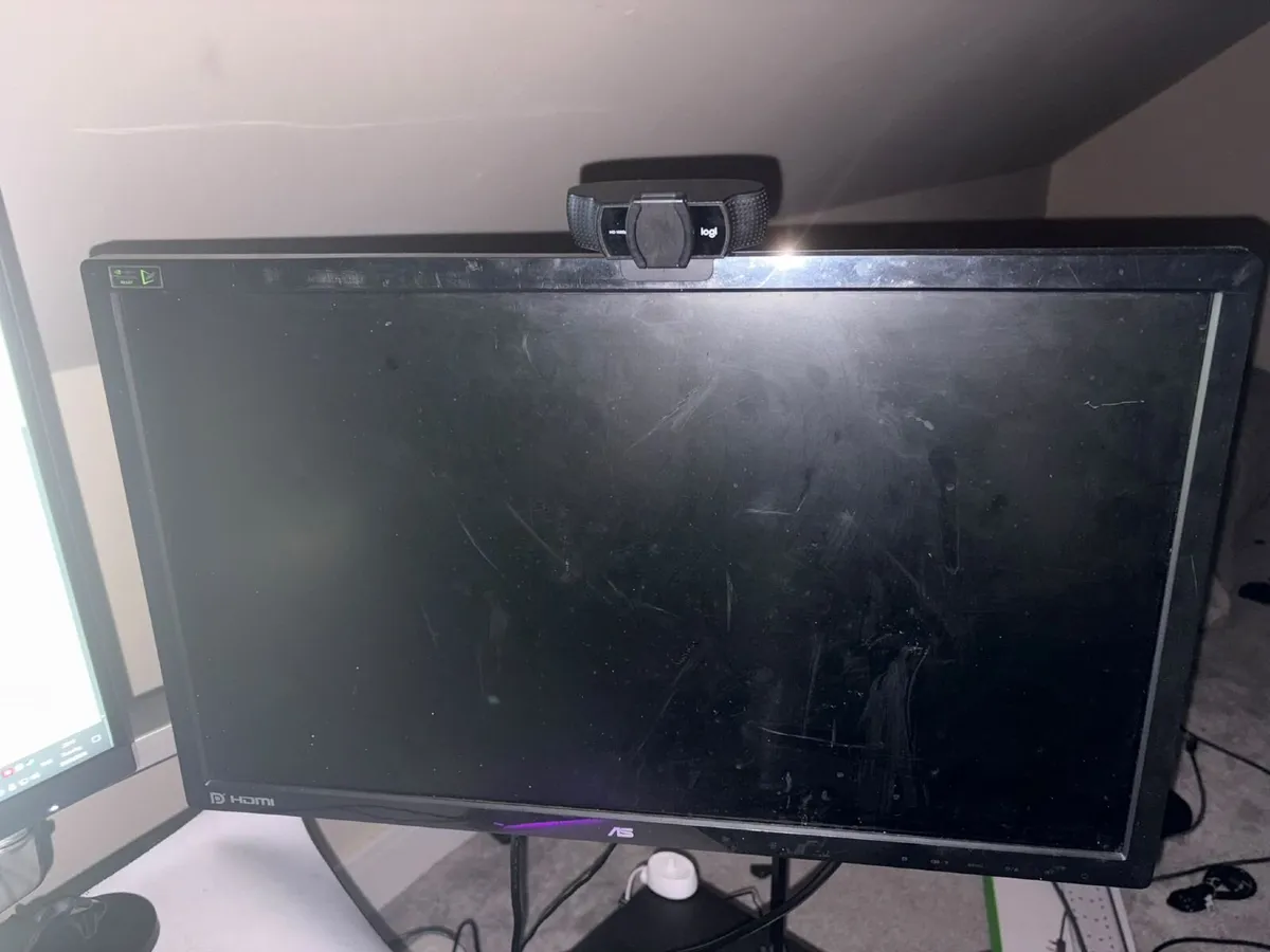 ASUS VG248QE 144Hz 24" + ASUS VE228H 22" monitors - Image 1
