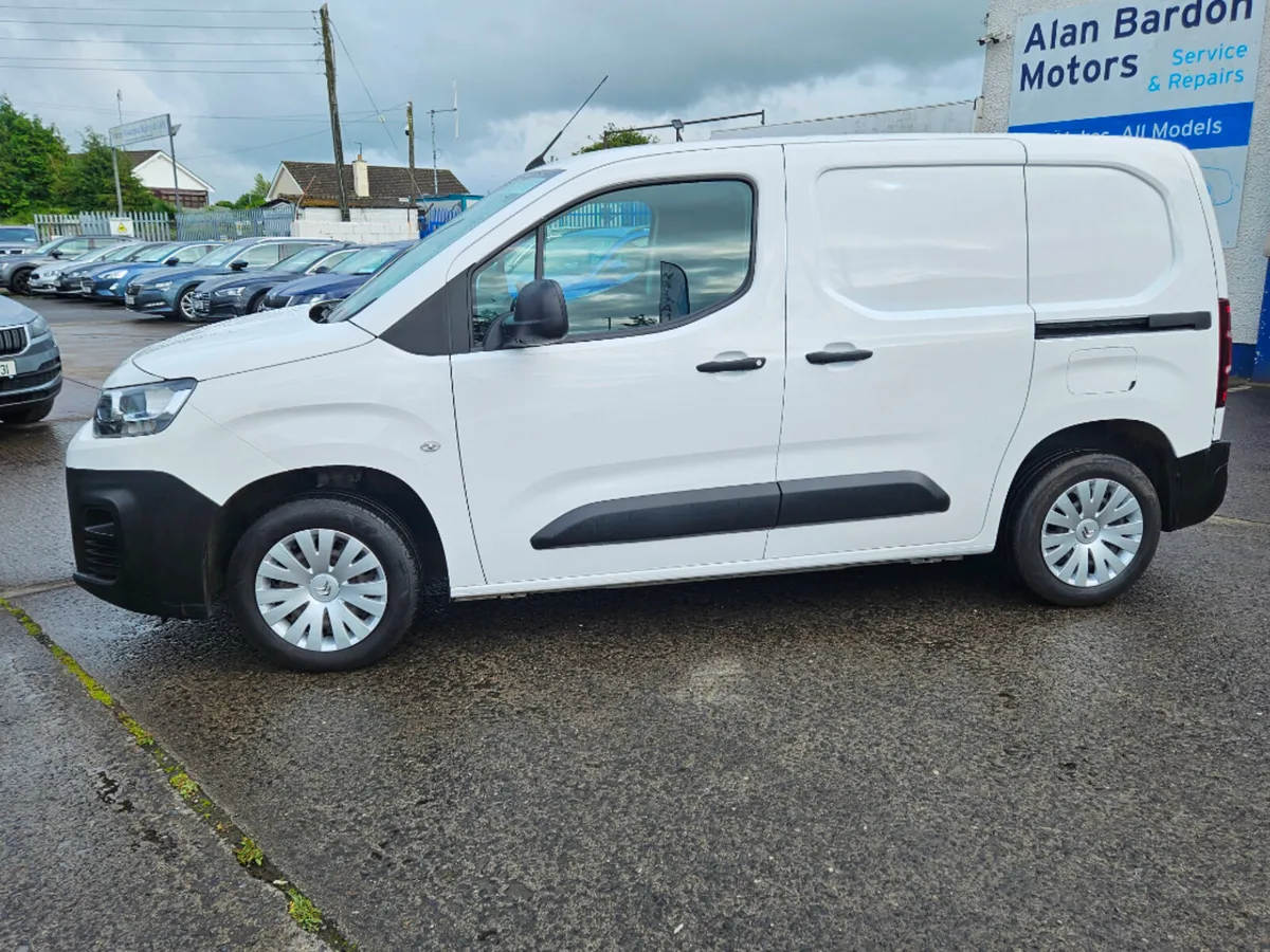 Citroen Berlingo K9 LX 1.5 Bluehdi 75 650KG M 3 - Image 3