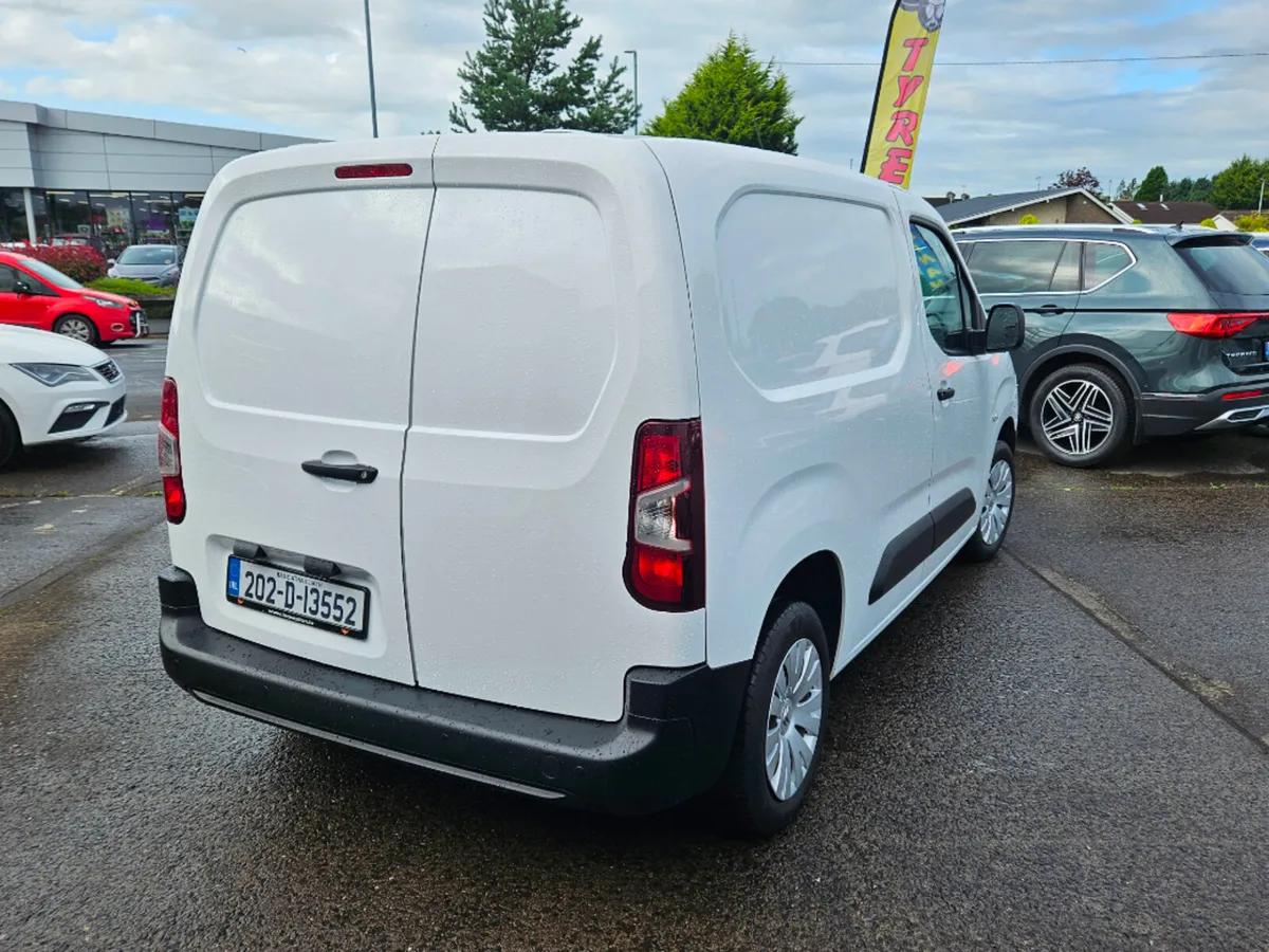 Citroen Berlingo K9 LX 1.5 Bluehdi 75 650KG M 3 - Image 4
