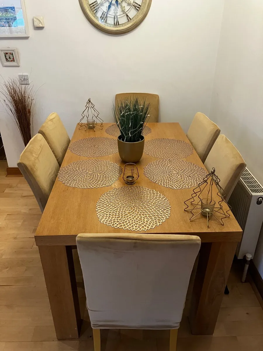 Table + 6 Chairs