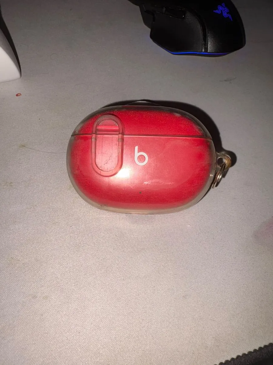 Beats Studio Buds Red - noise cancelling earbuds - Image 2