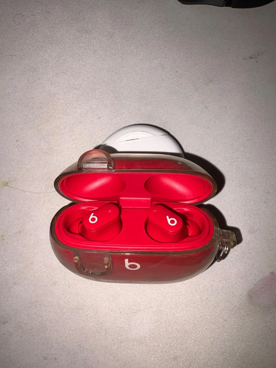 Beats Studio Buds Red - noise cancelling earbuds - Image 3