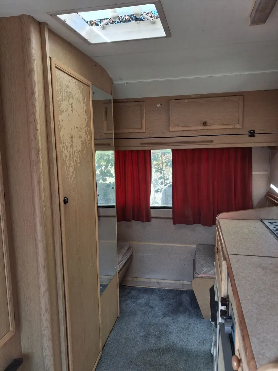 Caravan - Image 2