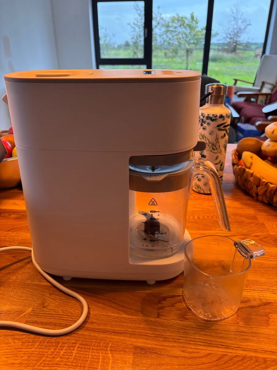 Tommee Tippee Baby Food Maker: Steam and Mash - Image 1