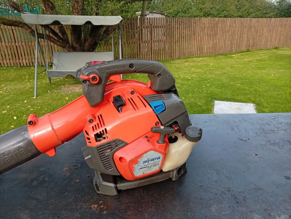 Husqvarna 525BX leaf blower for sale - Image 3