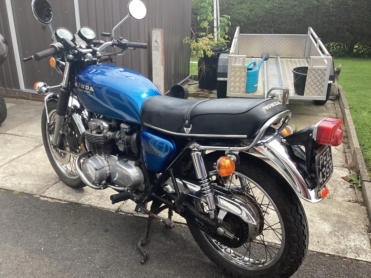 Vintage Motorcycle - Image 3