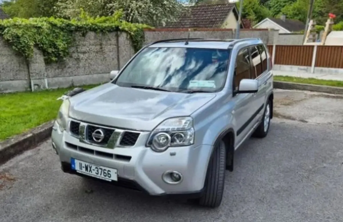 2011 Nissan X-Trail 2.0 dCi (Top Spec 4WD) – LONG