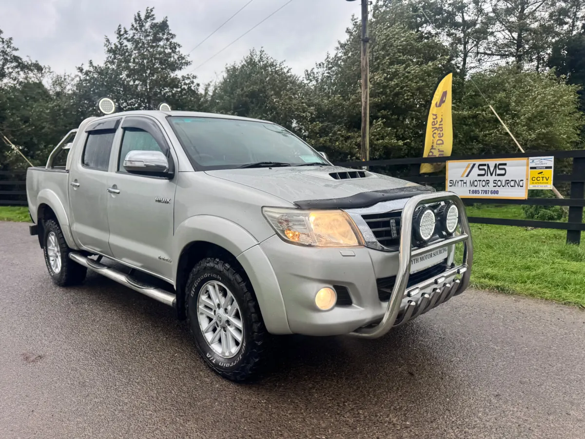 12 Toyota Hilux Invincible X Mint***** - Image 4