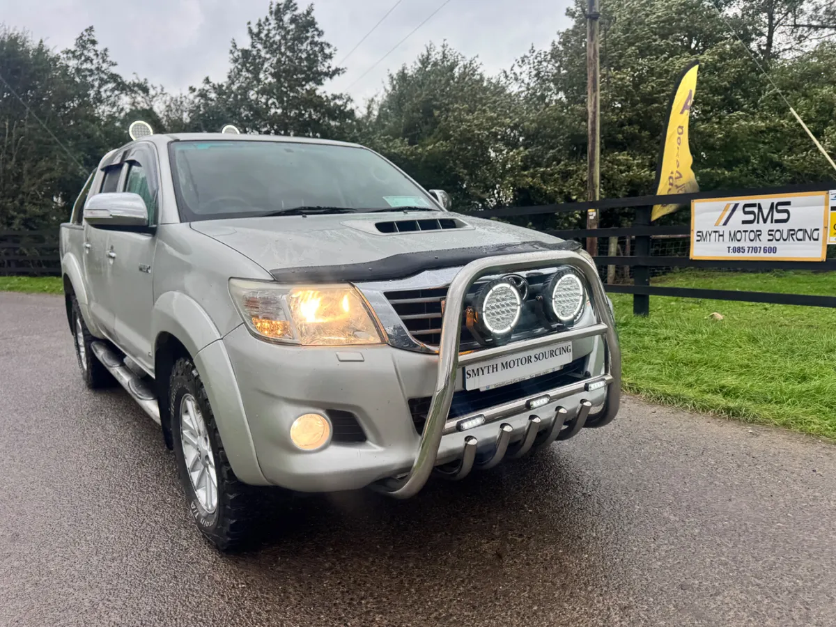 12 Toyota Hilux Invincible X Mint***** - Image 3