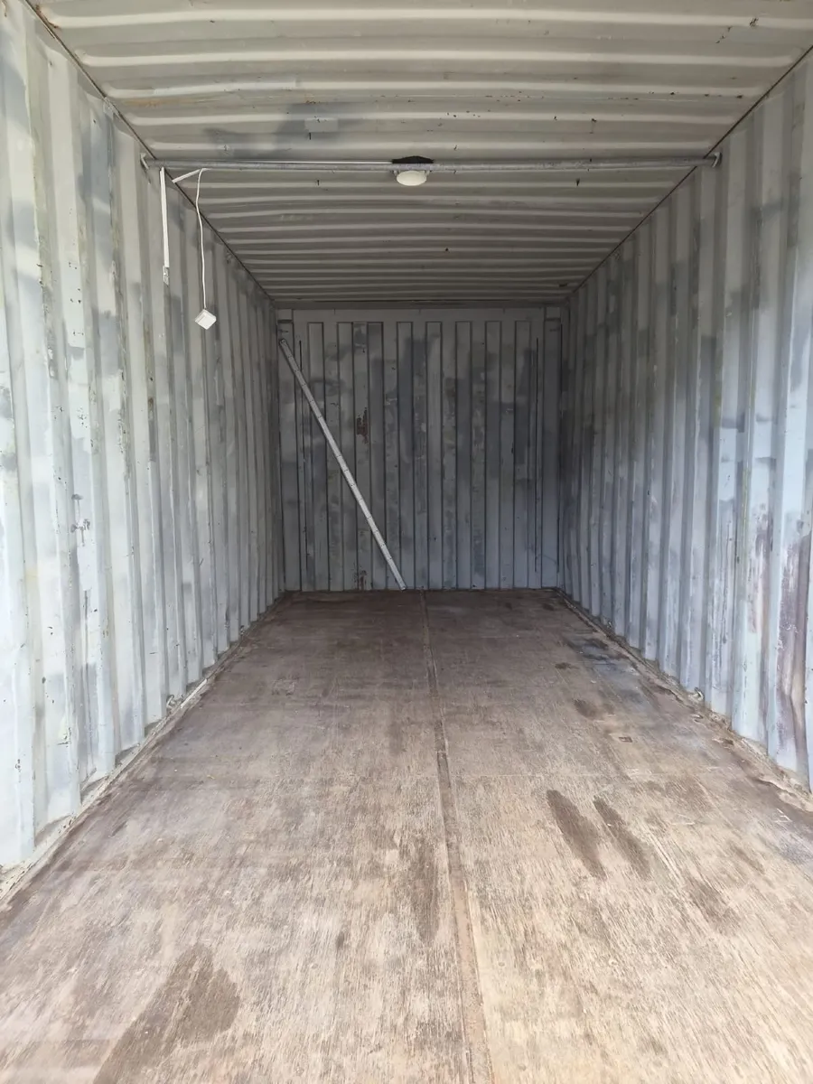 20ft Shipping Container with Solar Vent - Image 2