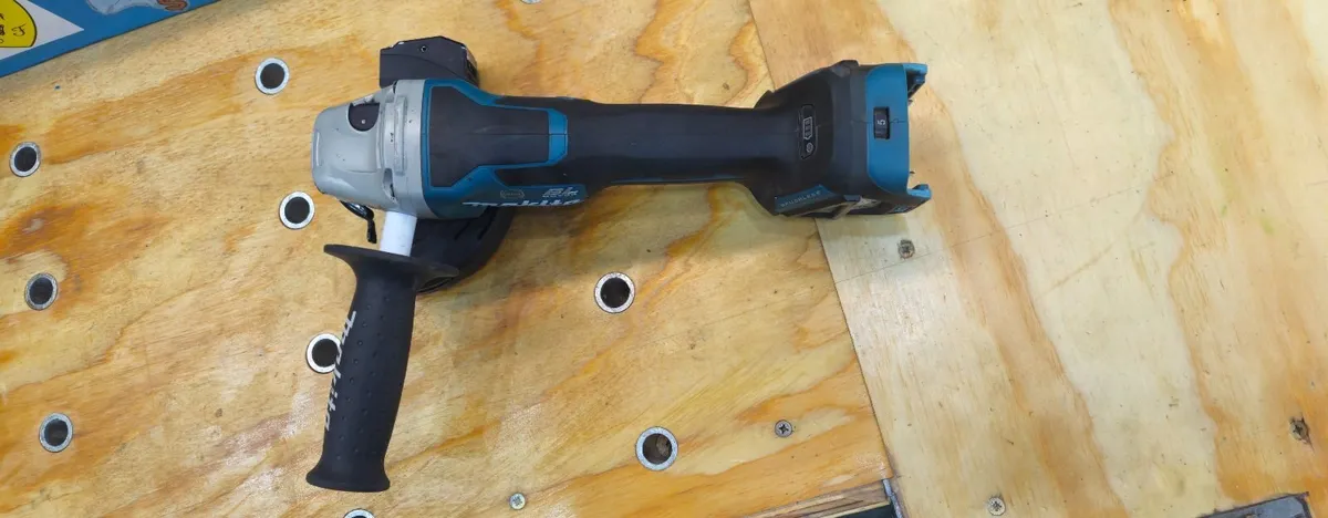 Makita 5 inch grinder - Image 4