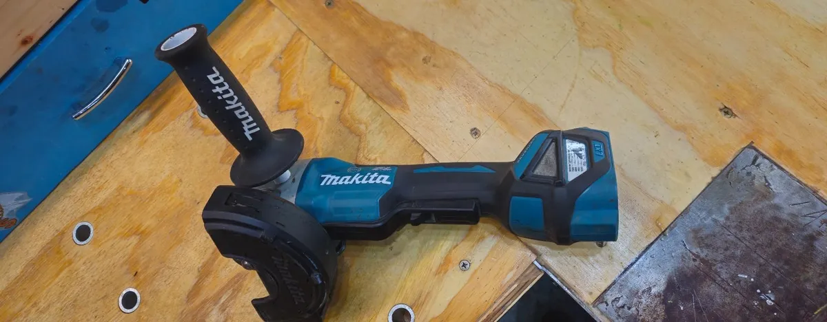 Makita 5 inch grinder - Image 3