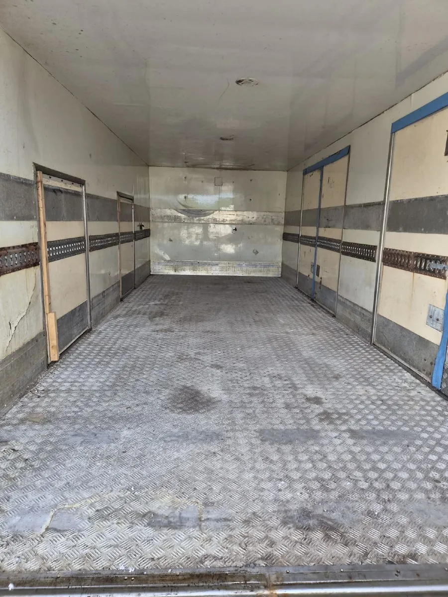20ft Insulated Fridge Container with Side Doors - Image 2
