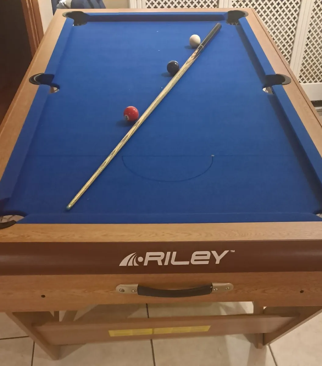 Pool table