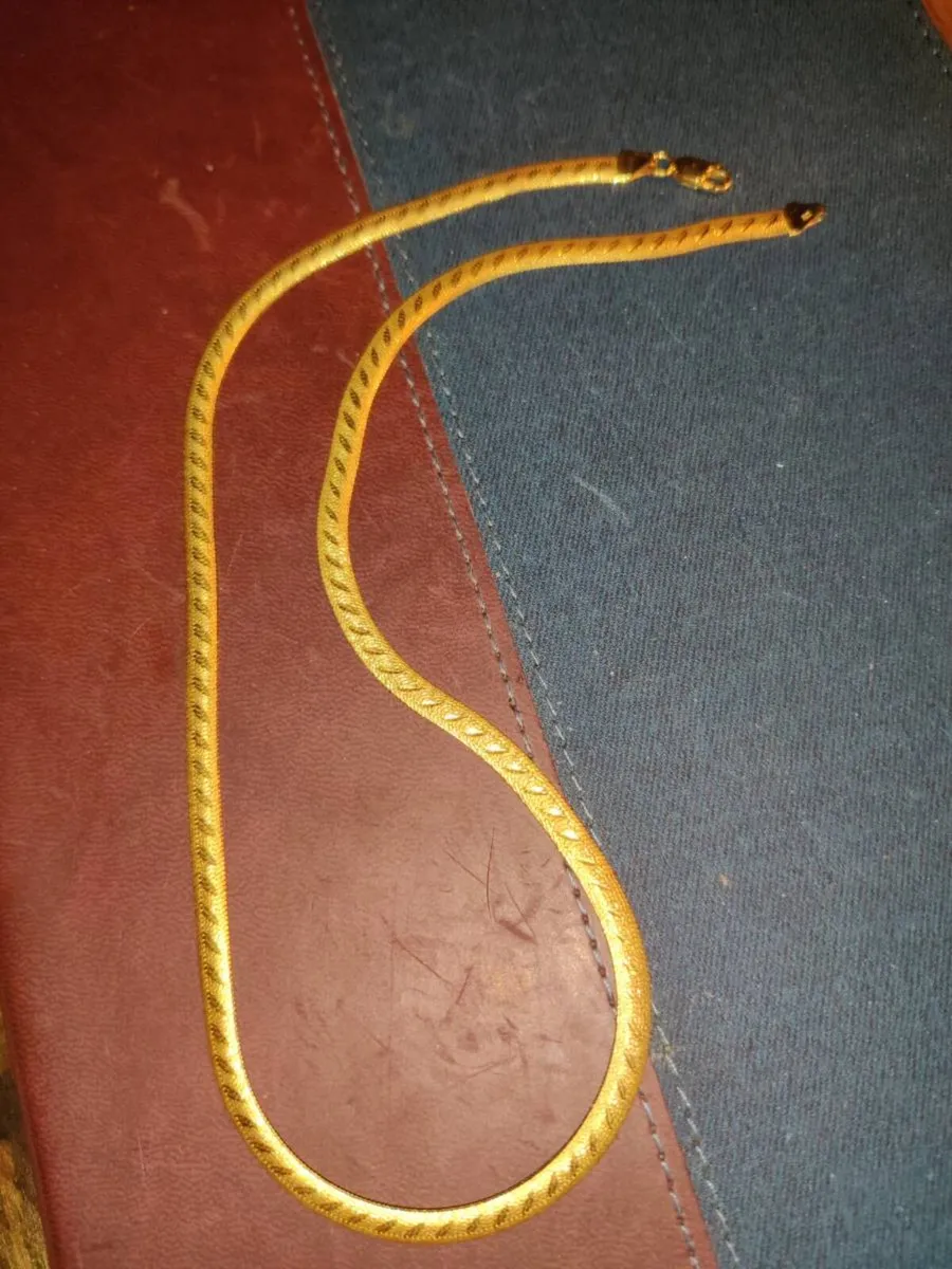 NEW HERRINGBONE, 9CT Gold 8g 18"Long Chain & Cert - Image 1