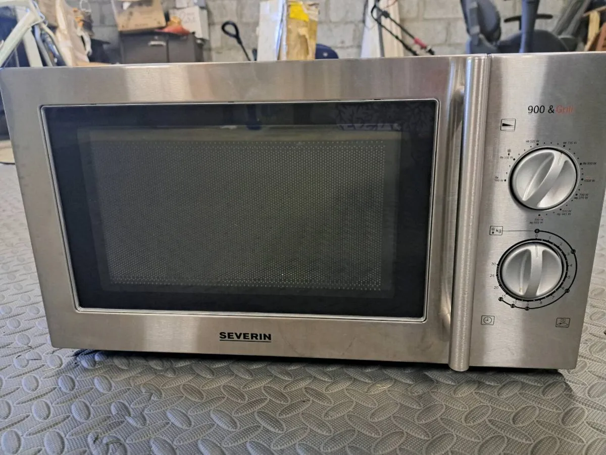 Microwave with Grill - Image 1