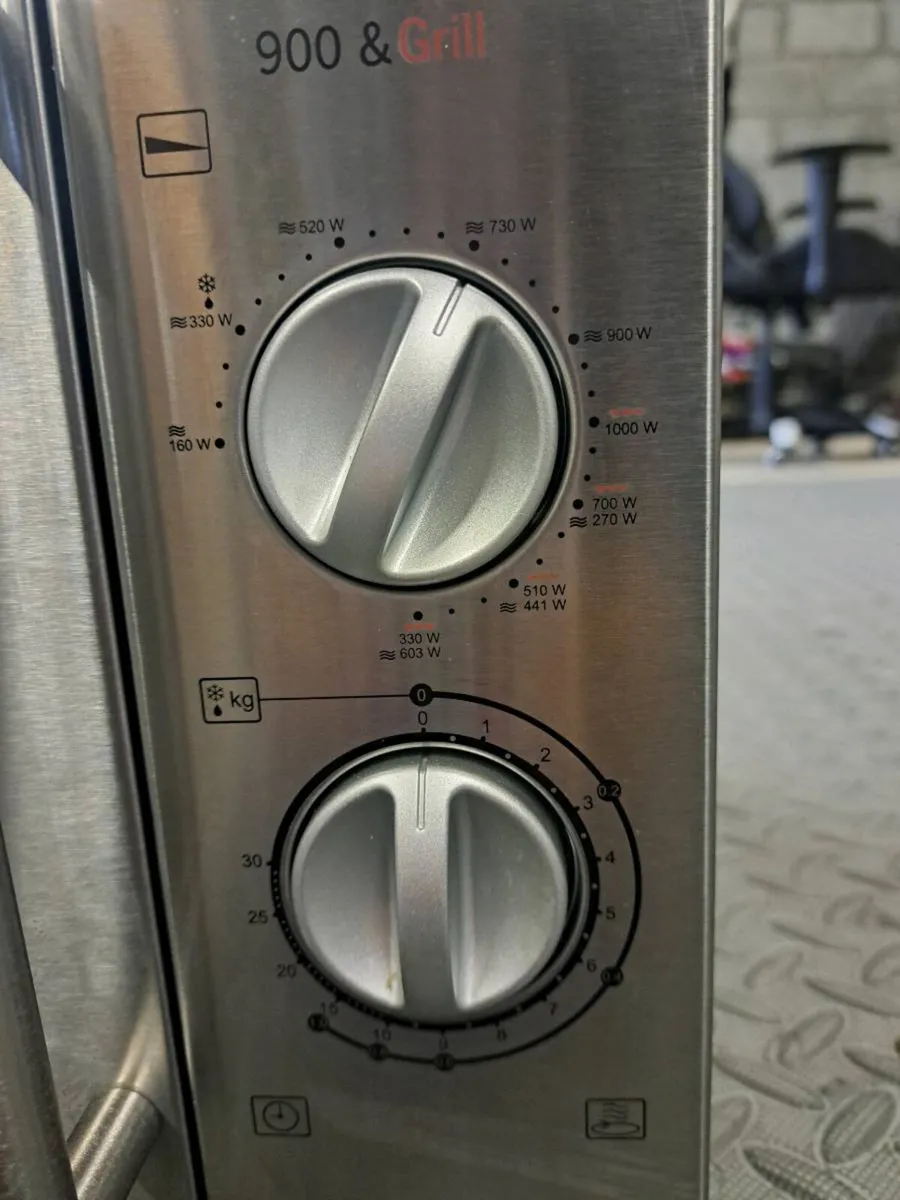 Microwave with Grill - Image 3