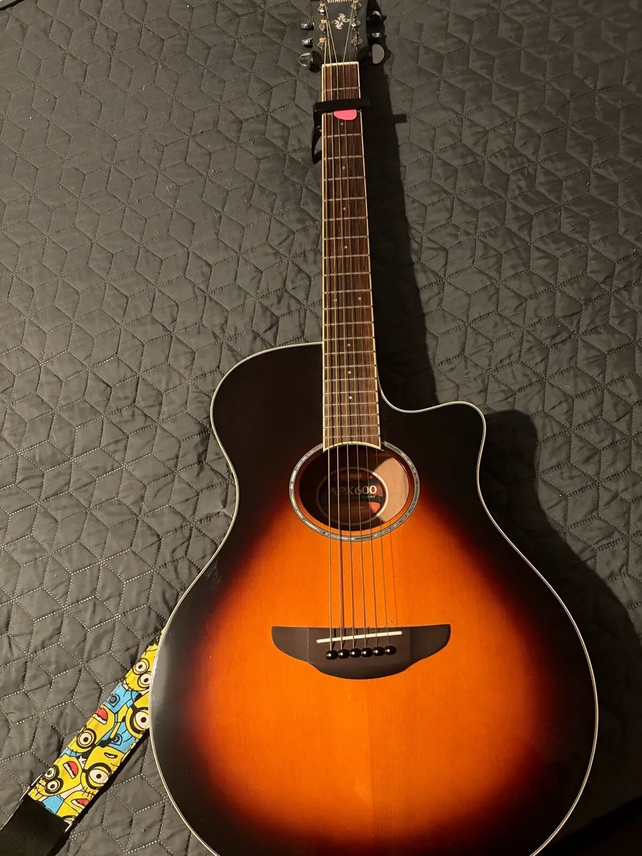 Yamaha APX 600 - Image 1