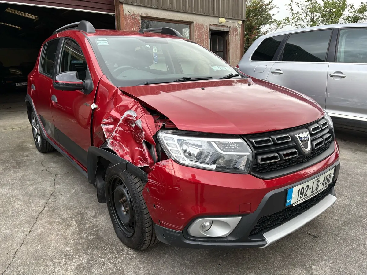 2019 Dacia Sandero Stepway Petrol Driving - Image 2