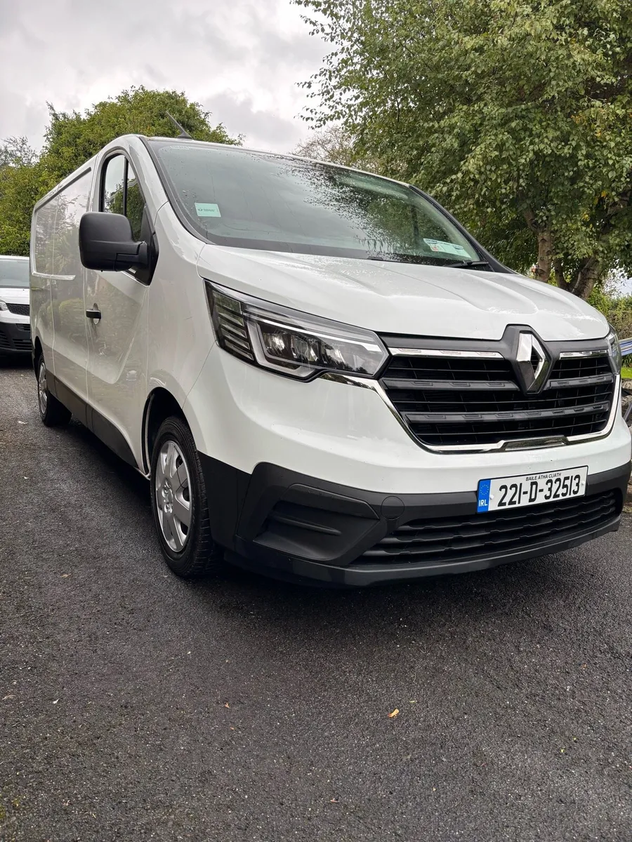 2022 Renault trafic - Image 1