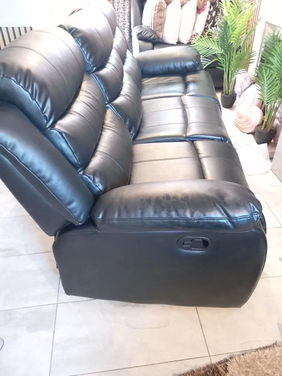 3 Seater leather reclining Sofa - Image 4