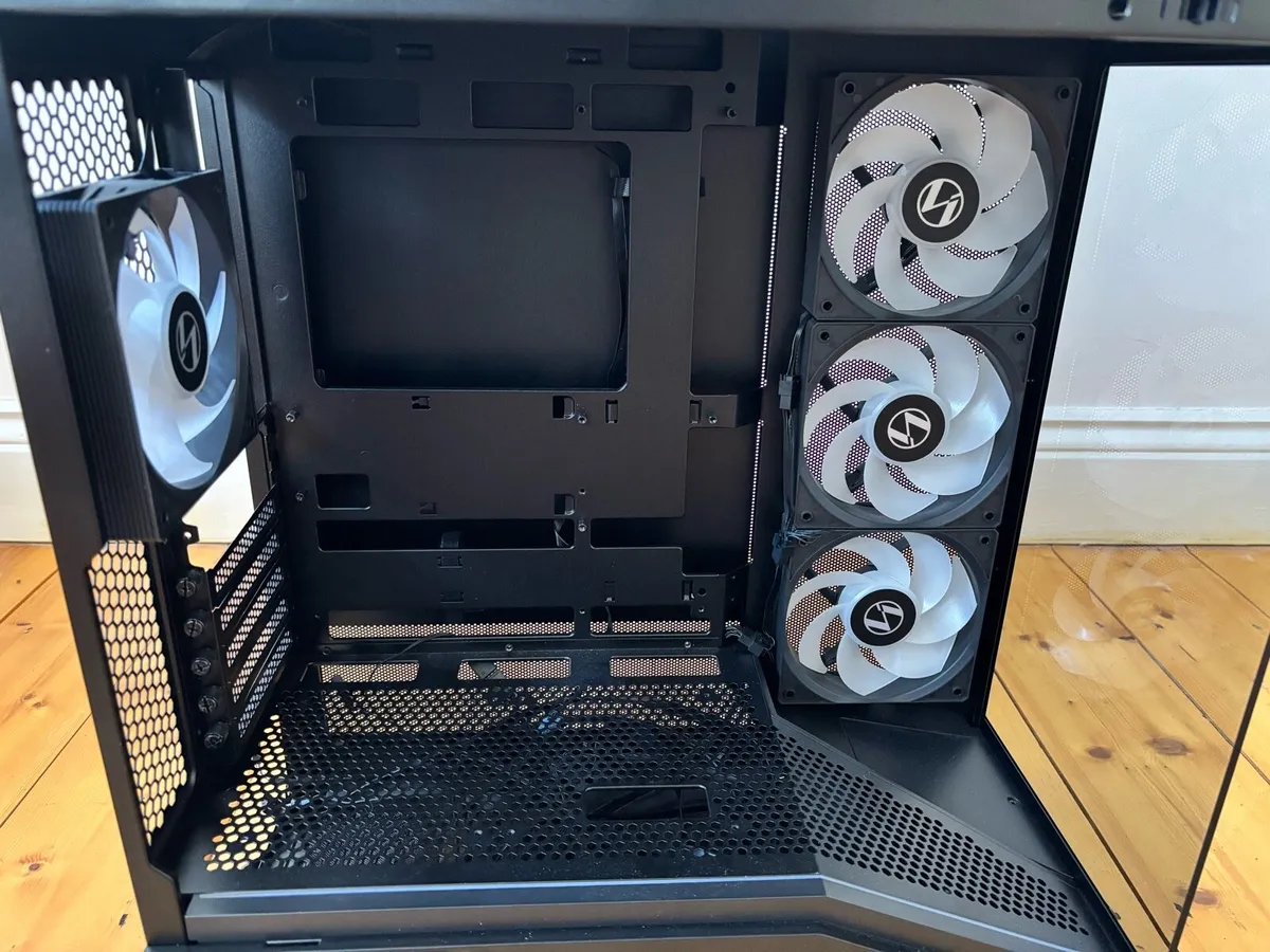 Lian Li V100 PC Case - Image 4