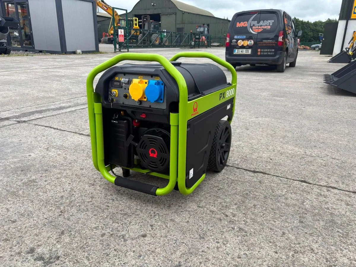 BRAND NEW PRAMAC PX8000 AVR PETROL GENERATOR - Image 3