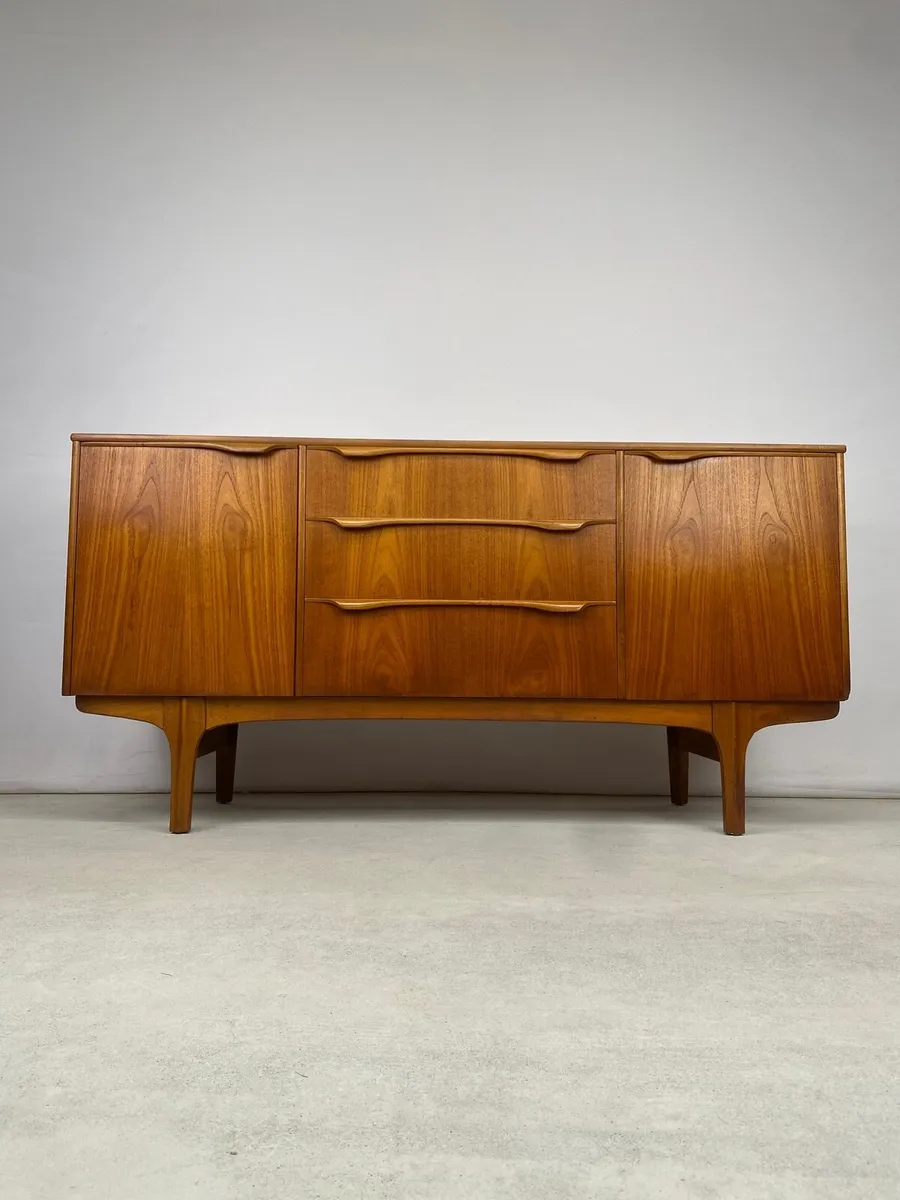 Stunning Mid Century S Form Sideboard - Image 2
