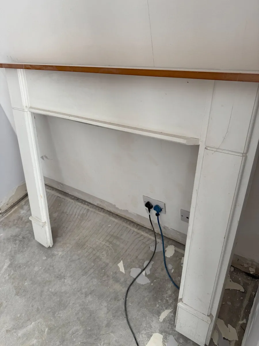 Wooden Fireplace Mantel Surround - Image 1