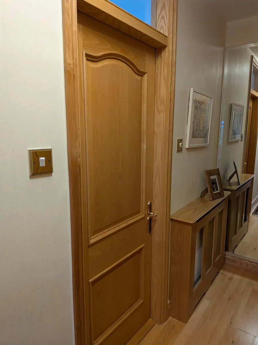 5x Solid wood doors - Image 2