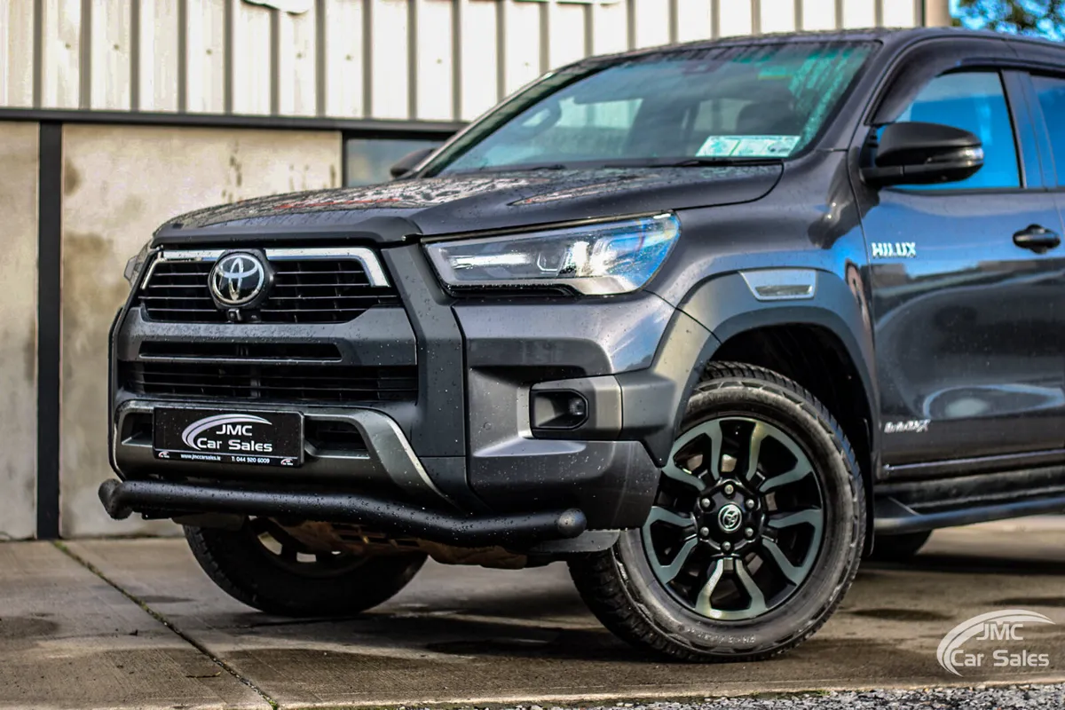 2023 TOYOTA HILUX INVINCIBLE X - Image 2